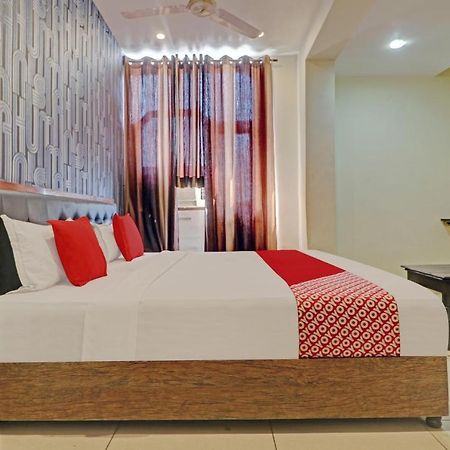 Oyo 74073 Hotel Abhishek Ludhiana Zewnętrze zdjęcie