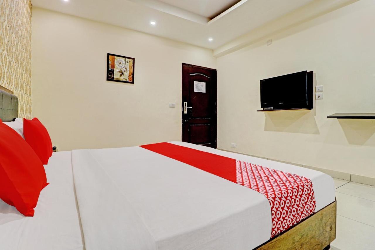 Oyo 74073 Hotel Abhishek Ludhiana Zewnętrze zdjęcie